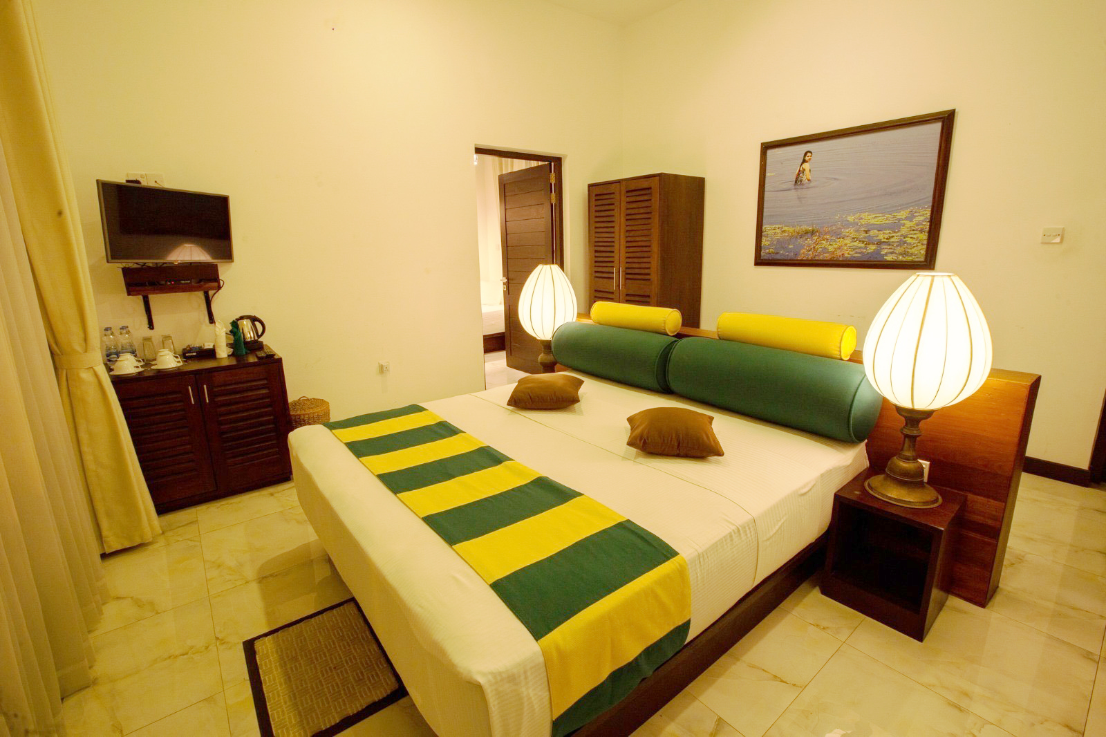 Suite with Balcony - Huluganga Ridge Luxury Eco Resort